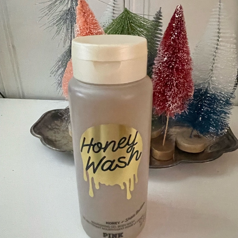 PINK Honey body wash gel fabulous smell perfect stocking stuffer 🎄